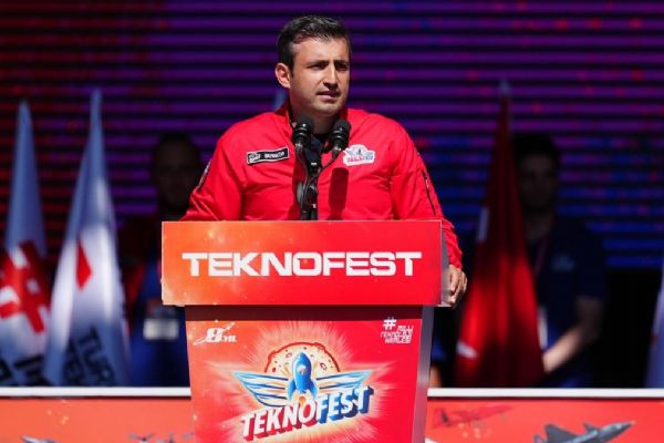 TEKNOFEST 2025 sona erdi... Bayraktar: Gelecek sizlersiniz