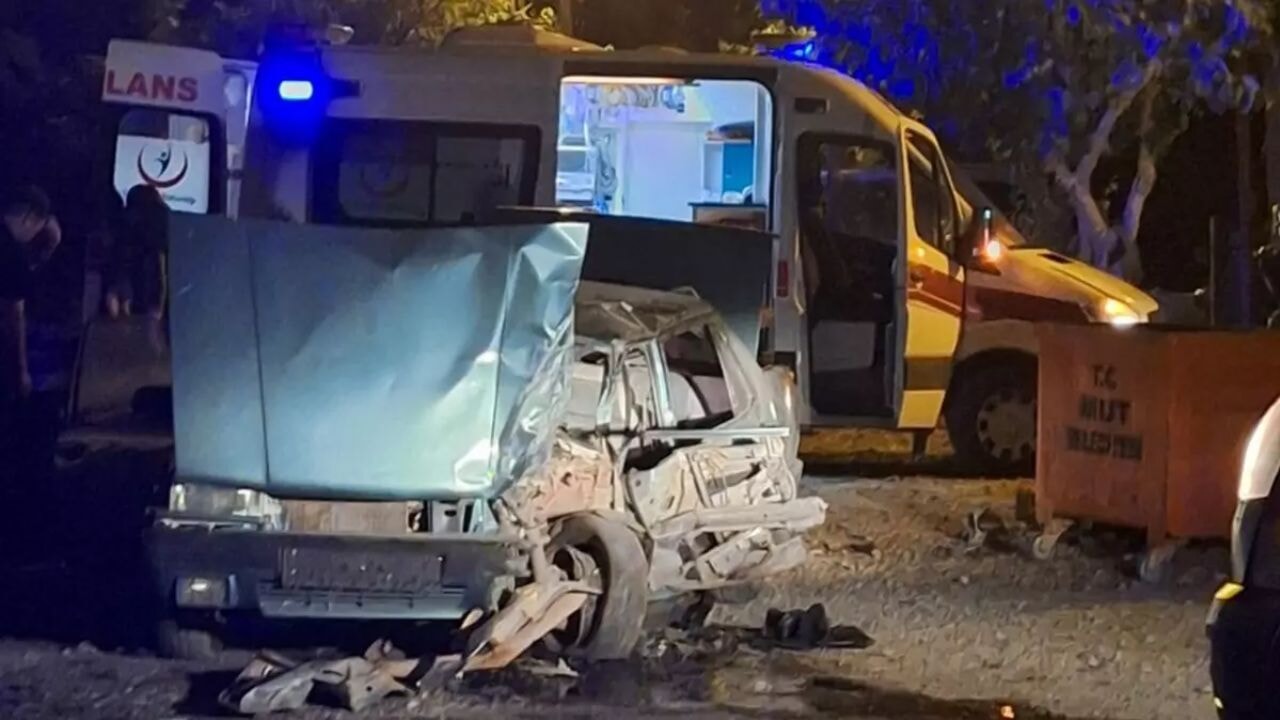 Mut'ta 3 araç çarpıştı! Can kaybı ve yaralılar var