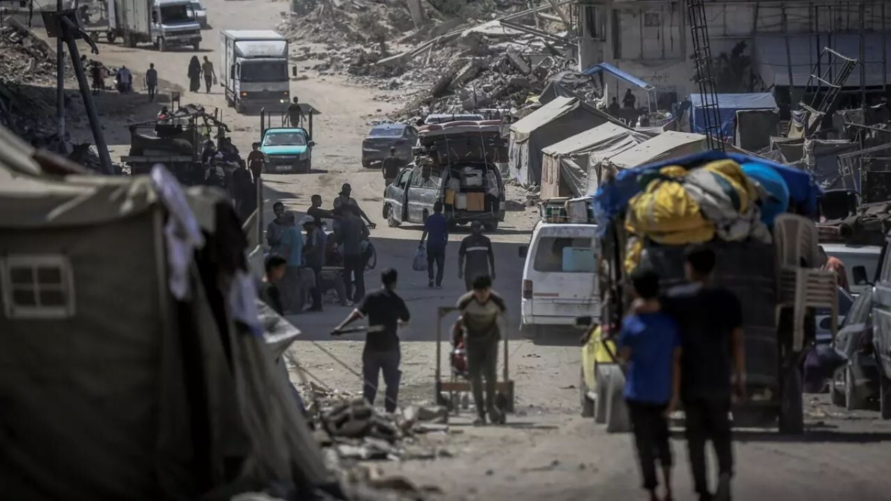 İsrail ordusu Batı Şeria'da ev ve iş yerlerini tahrip etti