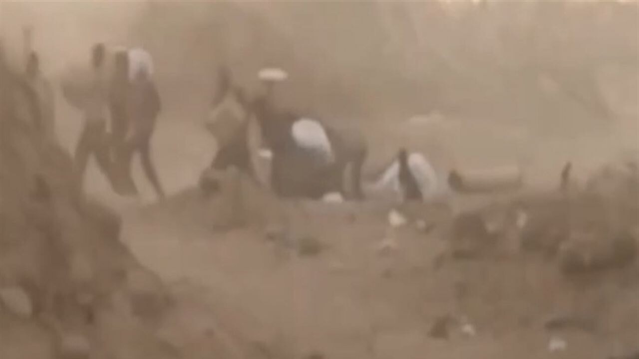 İsrail'in un taşıyan Filistinliler'e ateş açtığı görüntüler ortaya çıktı