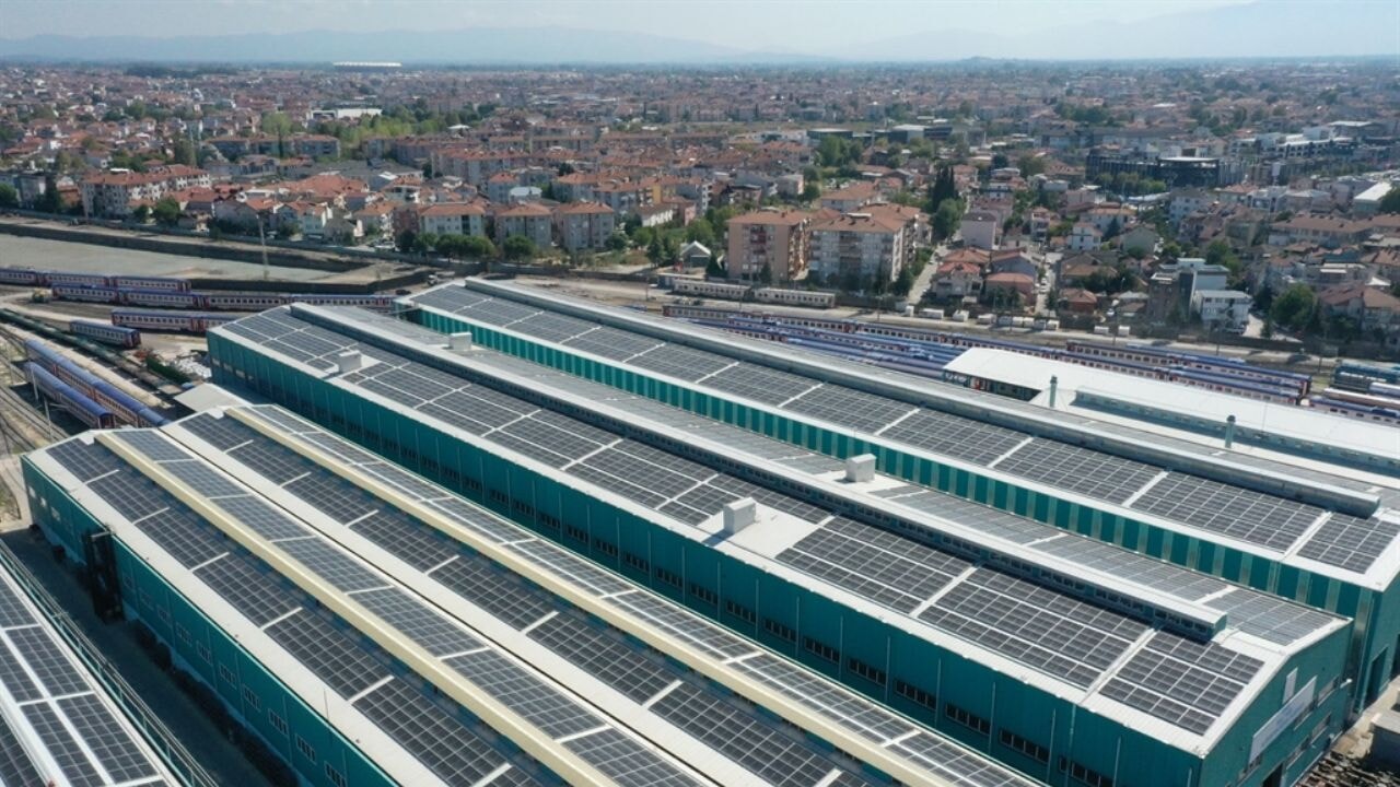 Milli Hızlı Tren güneş enerjisiyle üretiliyor