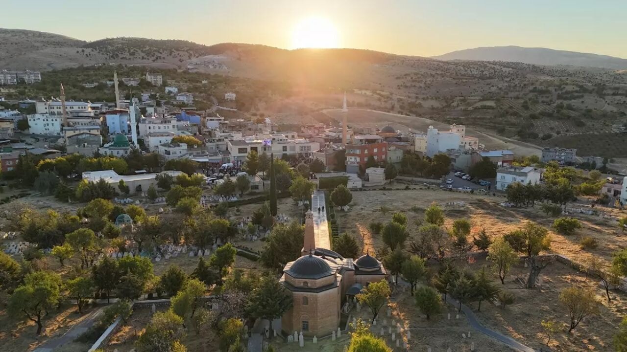 Siirt'te tarihi ışık olayı tekbir ve salavatlarla izlendi