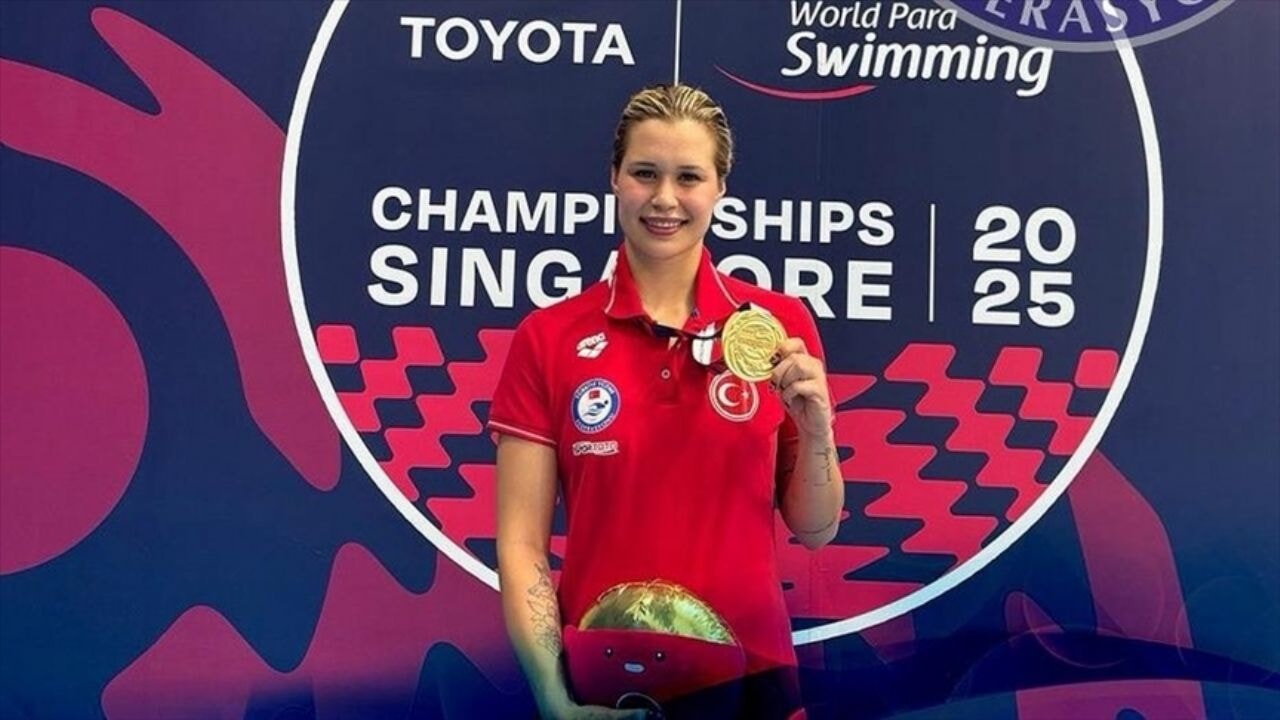 Defne Kurt'tan 5. dünya şampiyonluğu