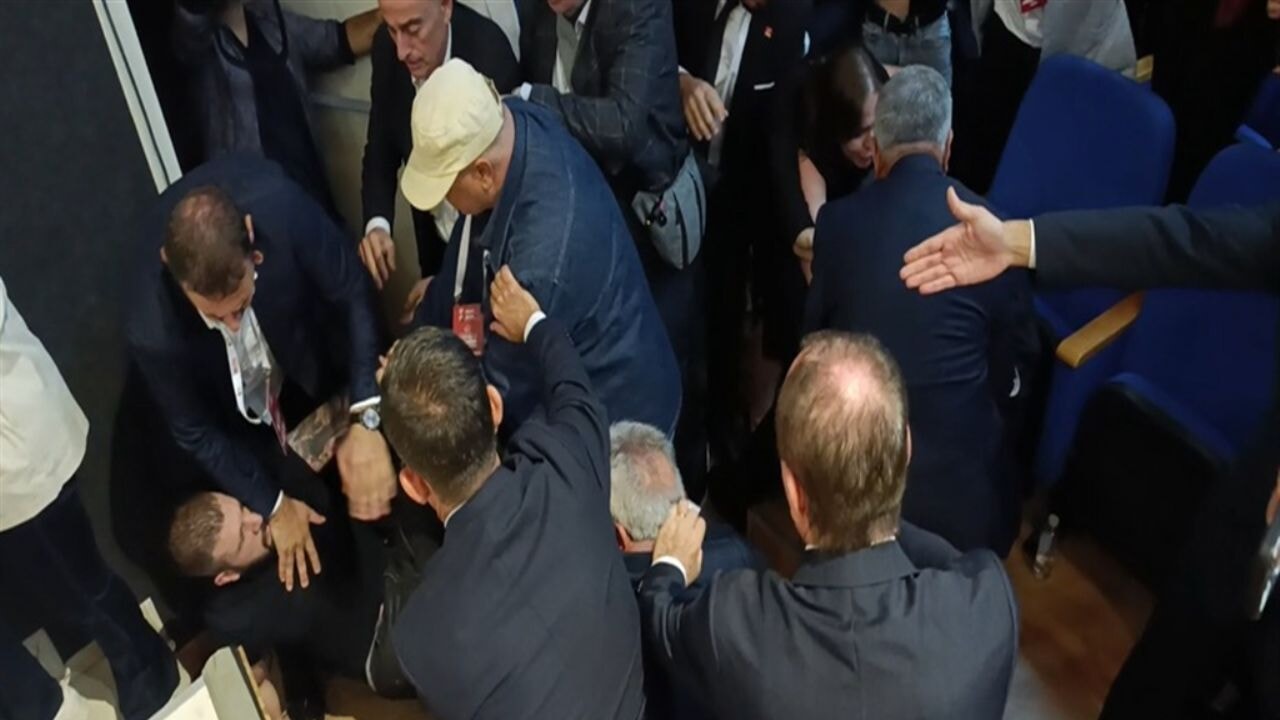 CHP ilçe kongresinde kavga