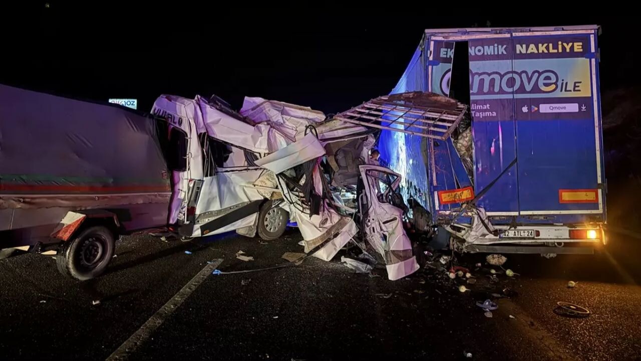 Ankara-Tarsus Otoyolu'nda feci kaza: 3 ölü, 16 yaralı