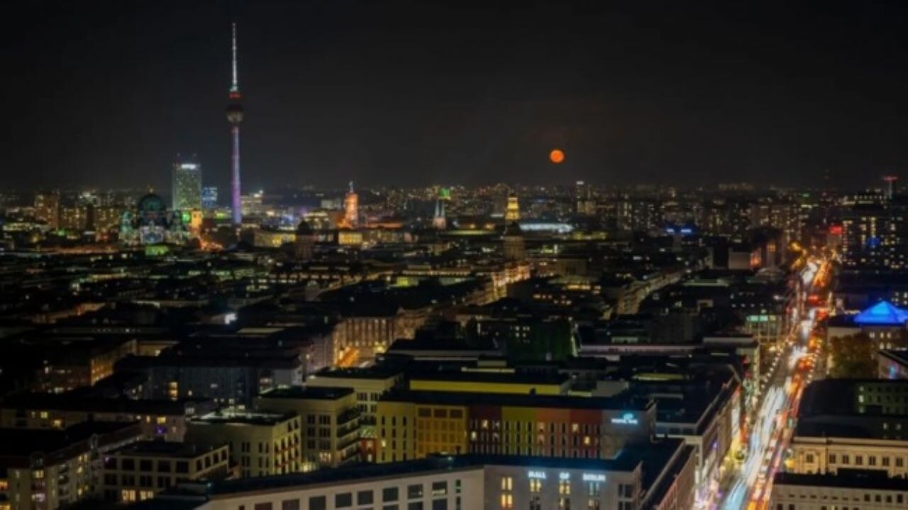 Berlin'de alarm: Nehirde 2. Dünya Savaşı'ndan bomba bulundu, 10 bin kişi tahliye edildi!