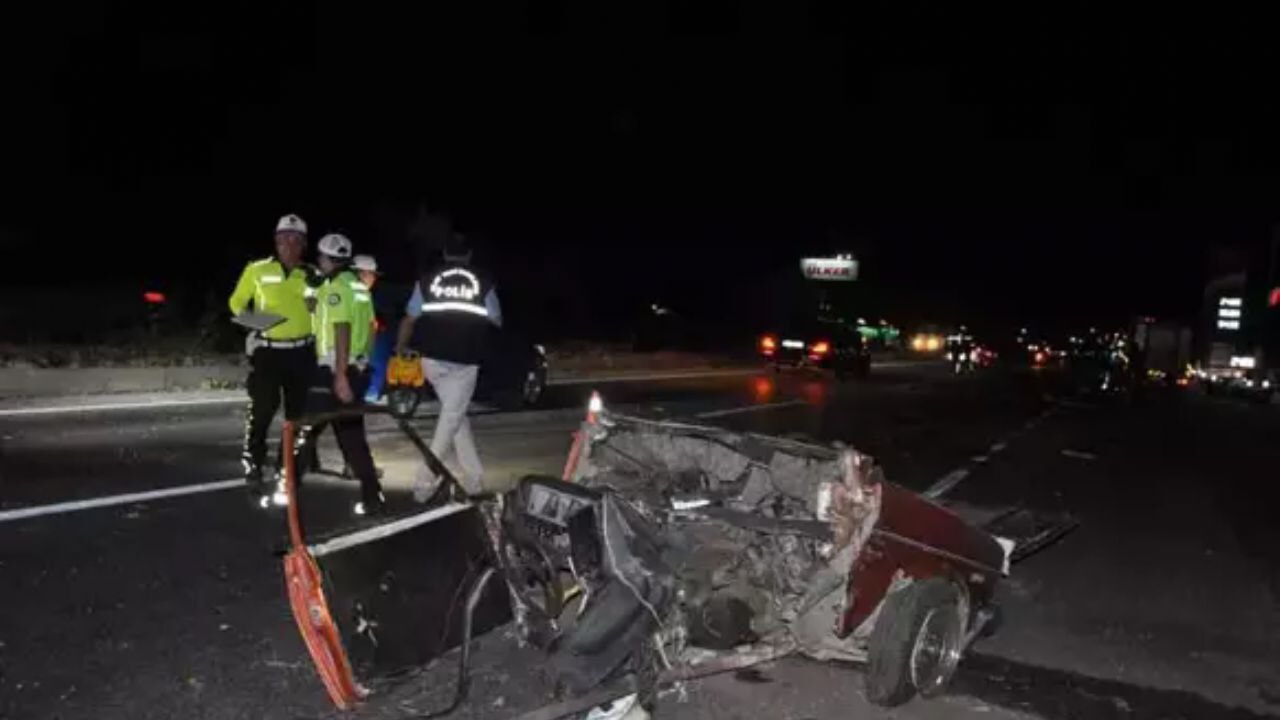 Manisa'da feci kaza! 5 ölü, 6 yaralı