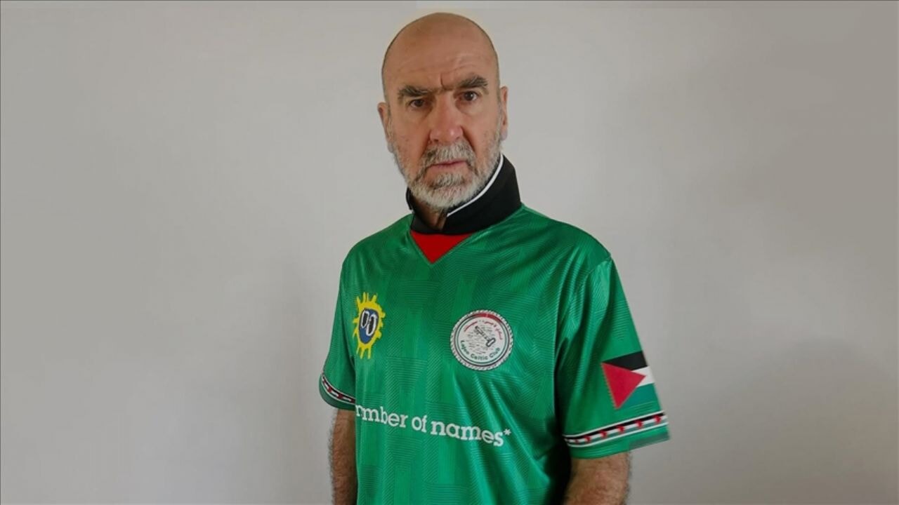 Efsane futbolcu Eric Cantona'dan Filistin'e destek forması