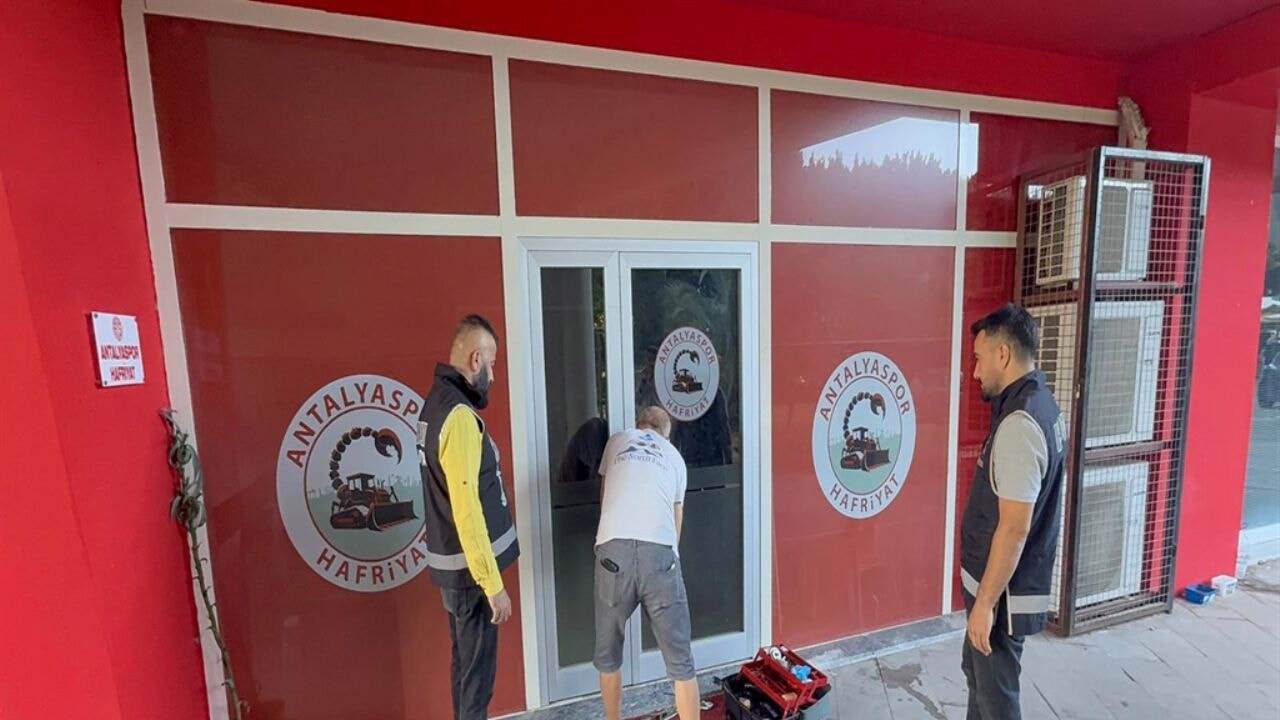 Antalya Büyükşehir Belediyesi'ne yeni operasyon: Kaç kişi gözaltına alındı? Antalyaspor Kulübü'nde gözaltı var mı? Kimler gözaltına alındı?