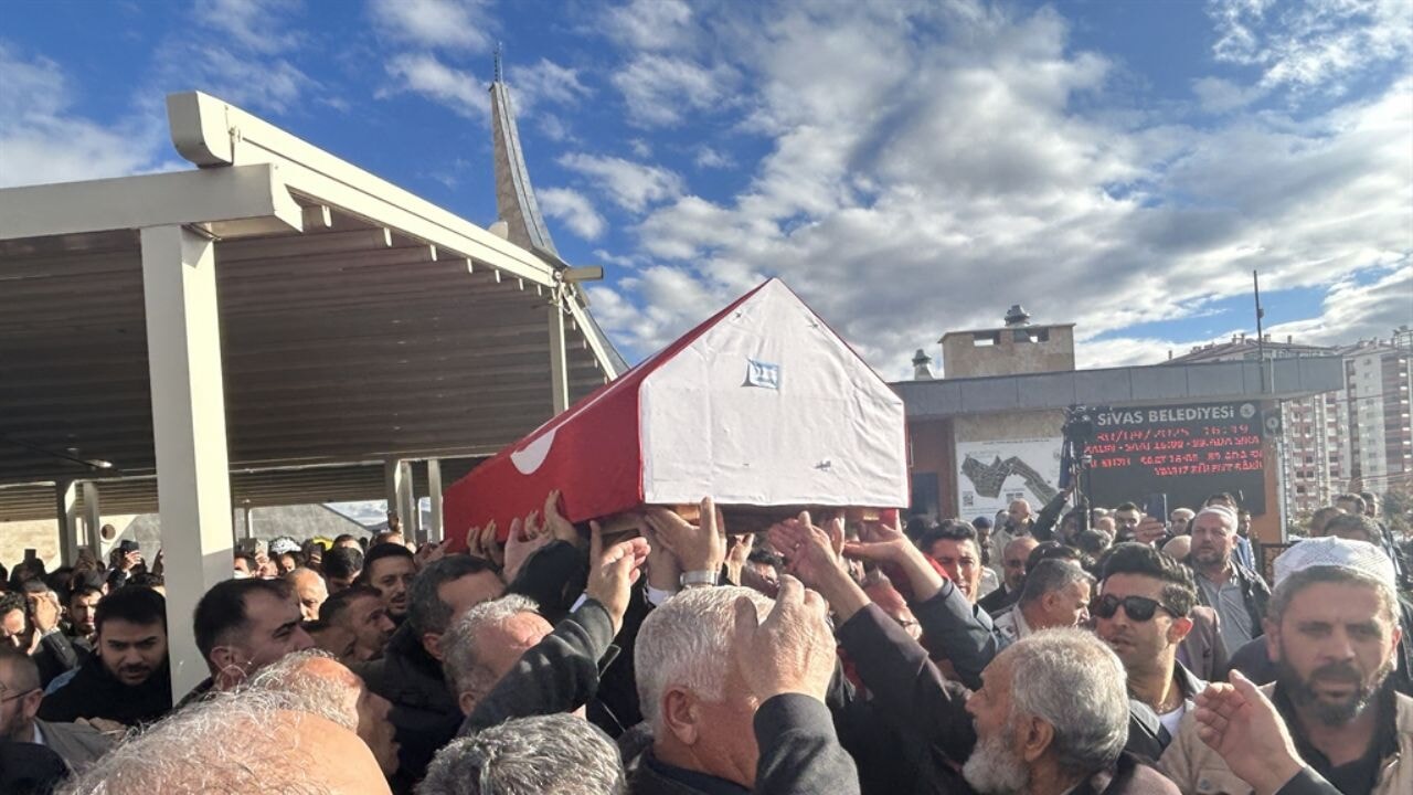 Yavuz Bülent Bakiler, son yolculuğa uğurlandı