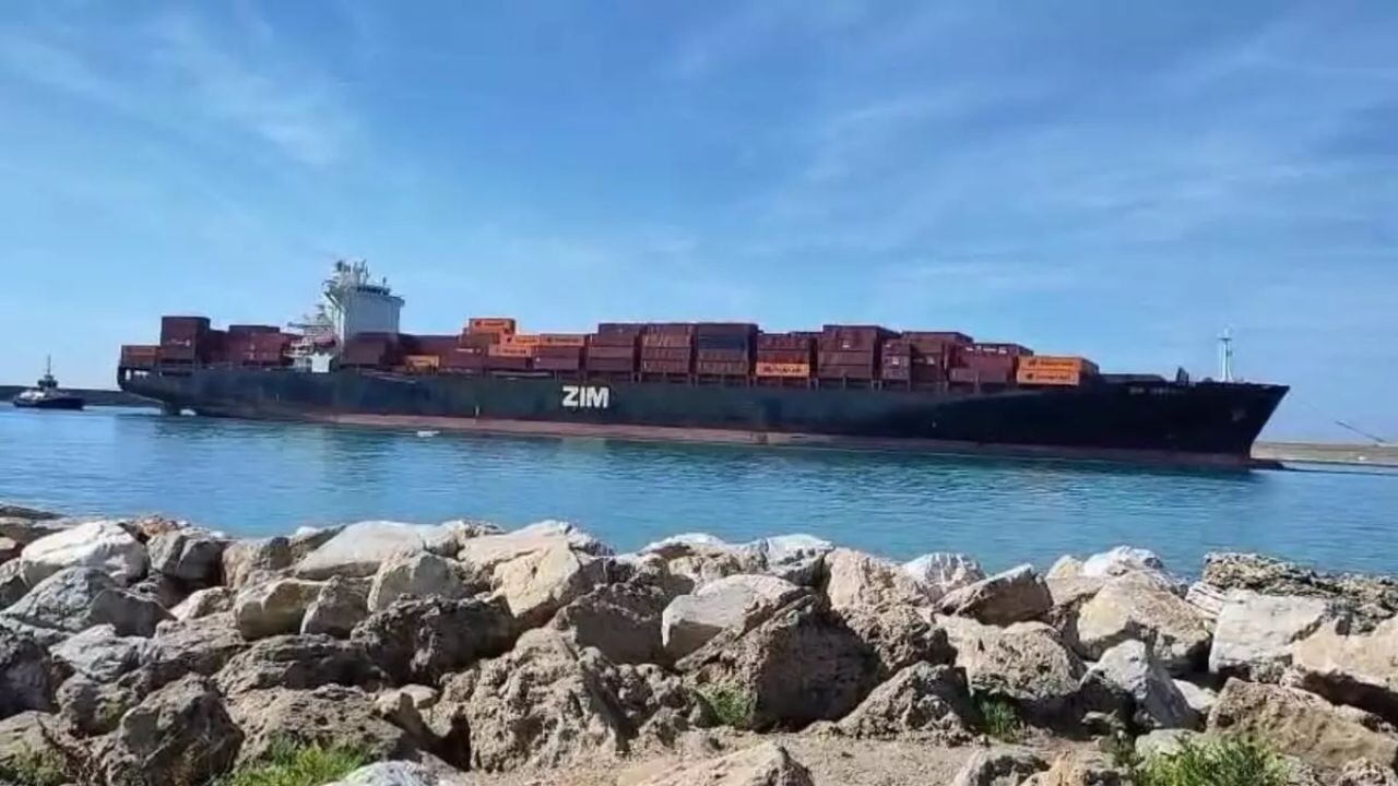 İtalya'da liman işçilerinin protestosu İsrail gemisini geri çevirdi