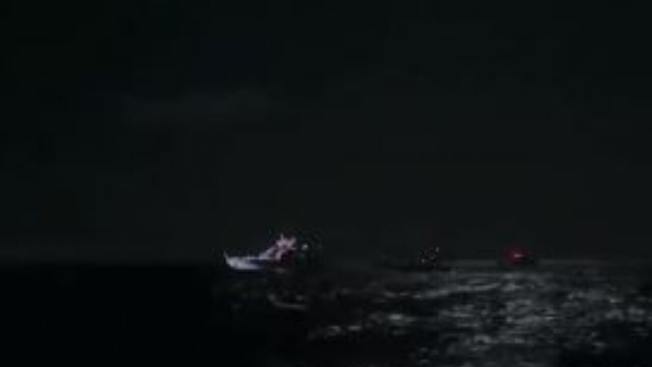 Teröristler Sumud Filosu'nu kuşatıp gemilere el koymaya başladı