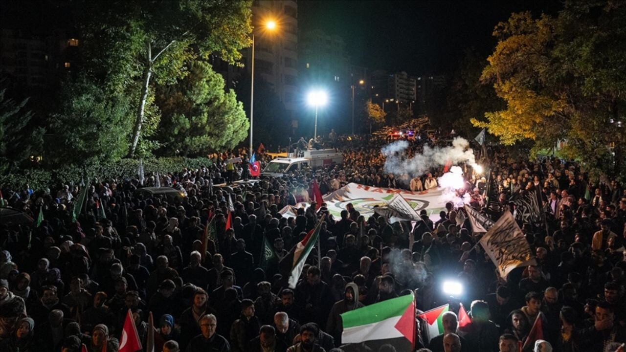 İsrail'in Sumud Filosu'na saldırısı tüm Türkiye'de protesto edildi