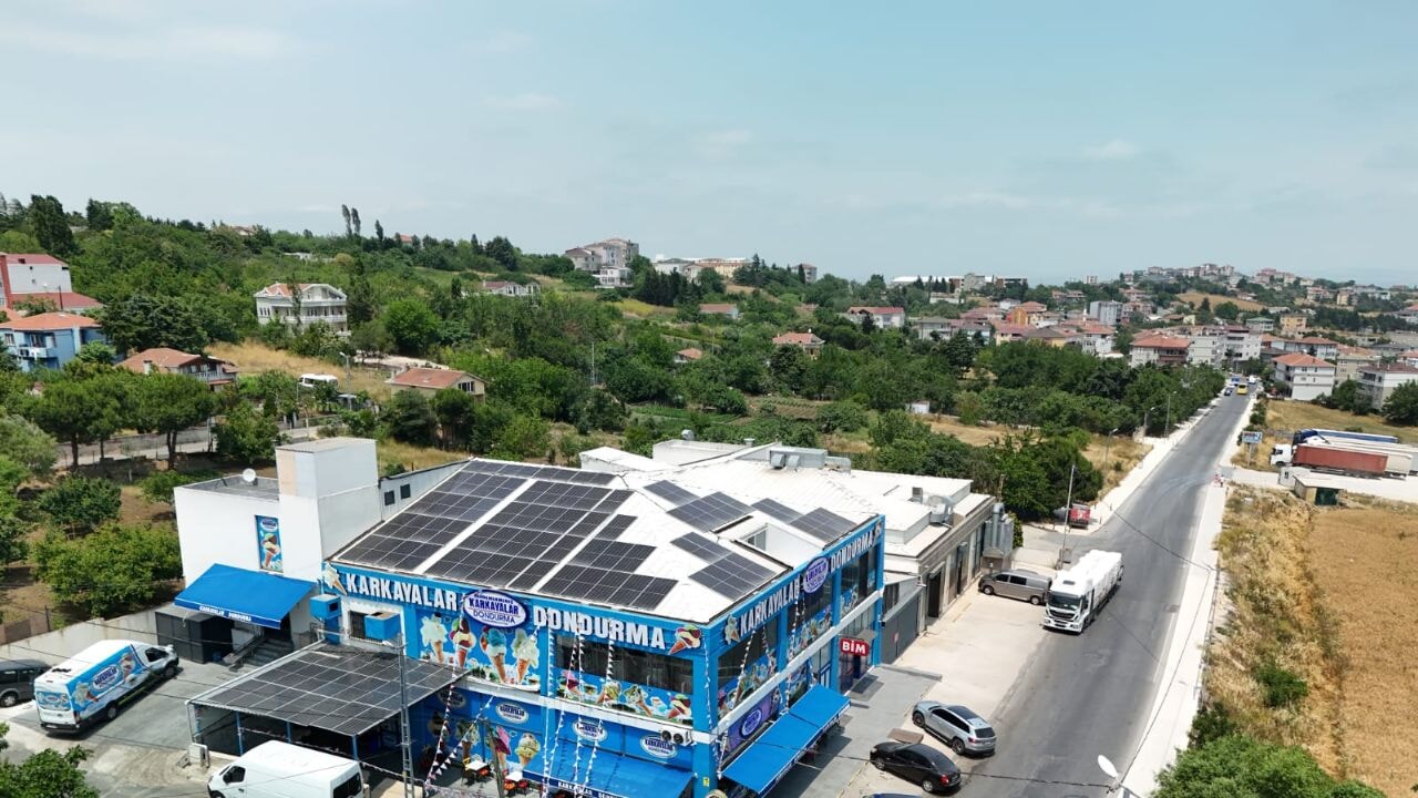 Soğuk Havalara Meydan Okuyan Lezzet: Kışın Dondurma Keyfi!