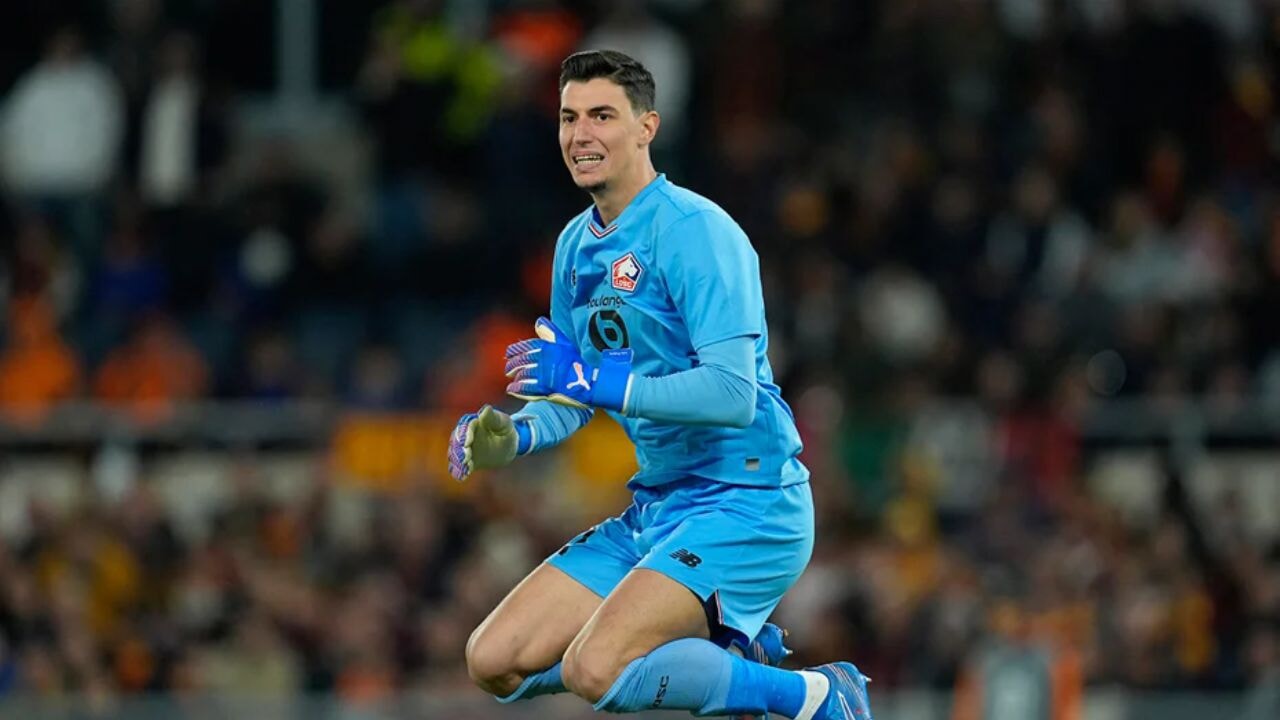 Berke Özer 3 penaltı kurtarıp kalede devleşti