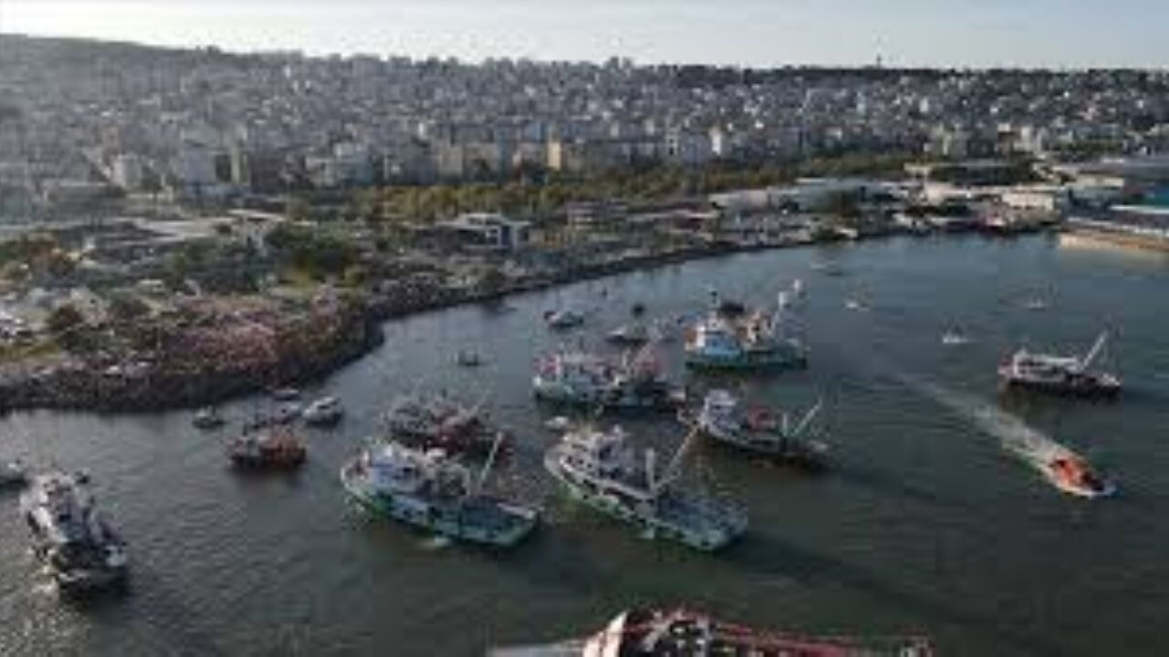 Denizciler, Küresel Sumud Filosu'na destek için Karadeniz'e açıldılar