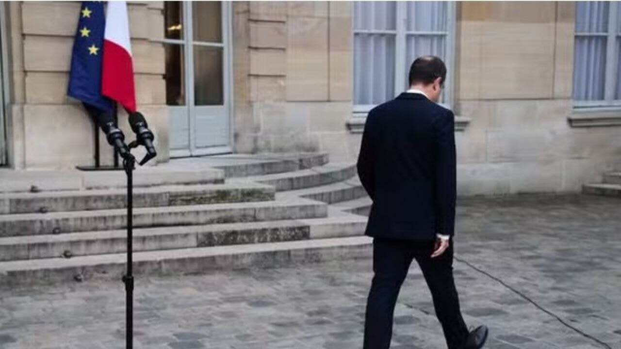 Fransa siyasi belirsizliğe gömüldü!