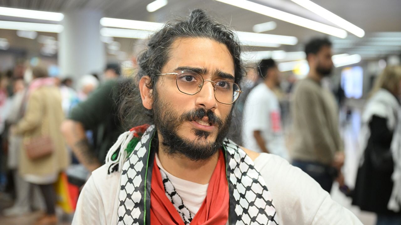 'Müslüman yoldaşlarımız ağır şekilde dövüldü'... Sumud Filosu'nun Belçikalı aktivisti anlattı