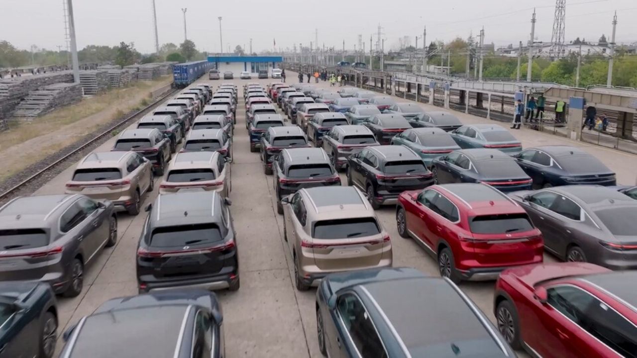 Bakan Bolat duyurdu: Almanya'ya ilk partide 100 adet Togg gönderildi!