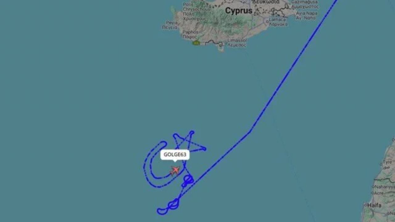 Türk İHA'sı Akdeniz'de ay-yıldız çizdi