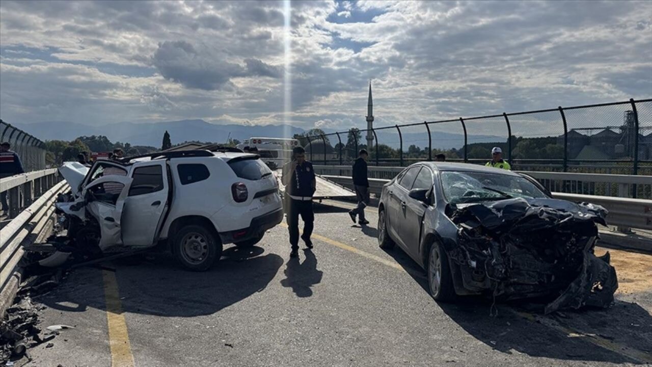 Sakarya'da trafik kazası: 2 jandarma şehit