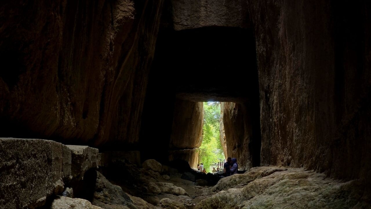 Bin esirin yaptığı Titus Tüneli ile Beşikli Mağara