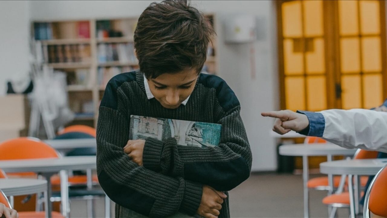 Dikkat, uzmanlar uyarıyor, çocuğunuz akran zorbalığına uğramış olabilir