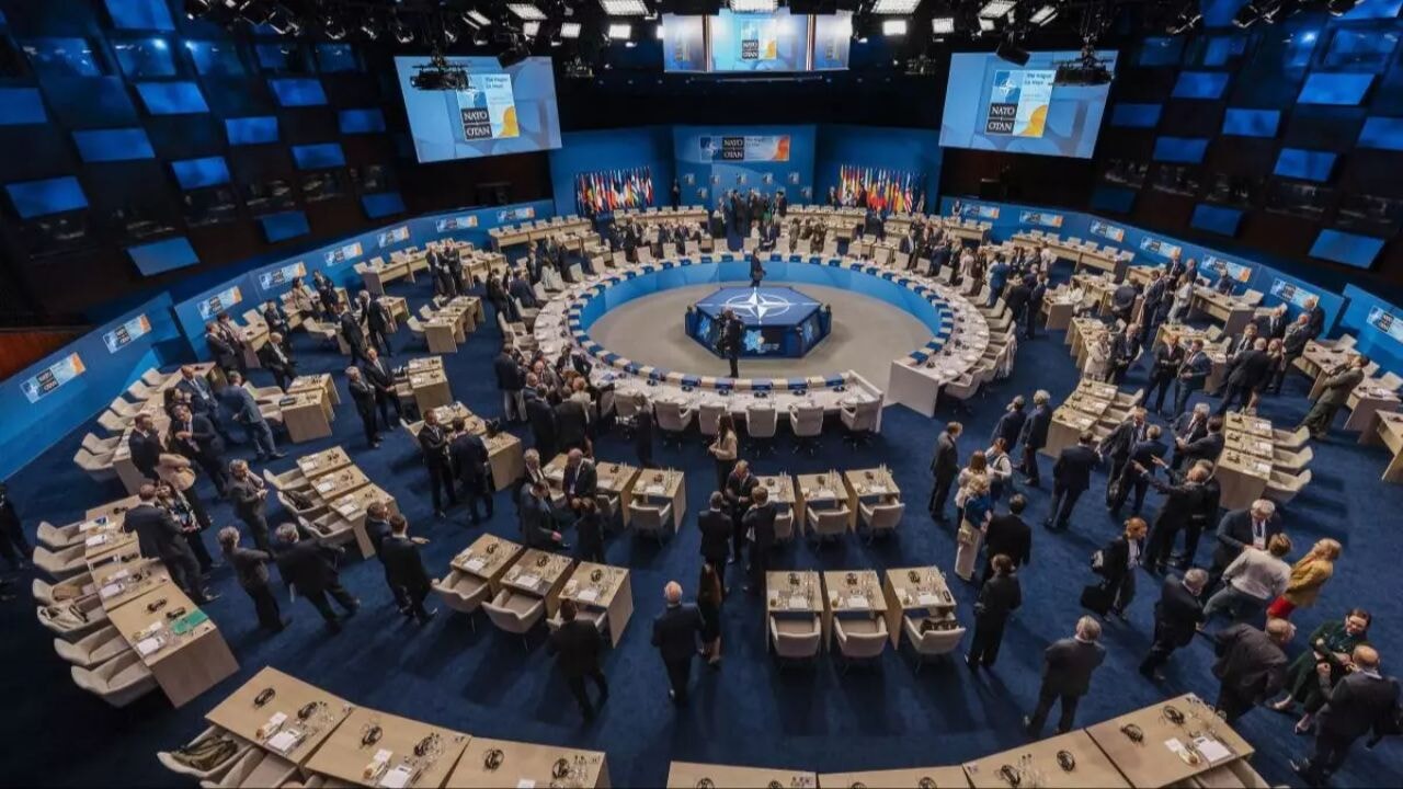 NATO Savunma Bakanları hava tehdidine karşı Brüksel'de toplandı