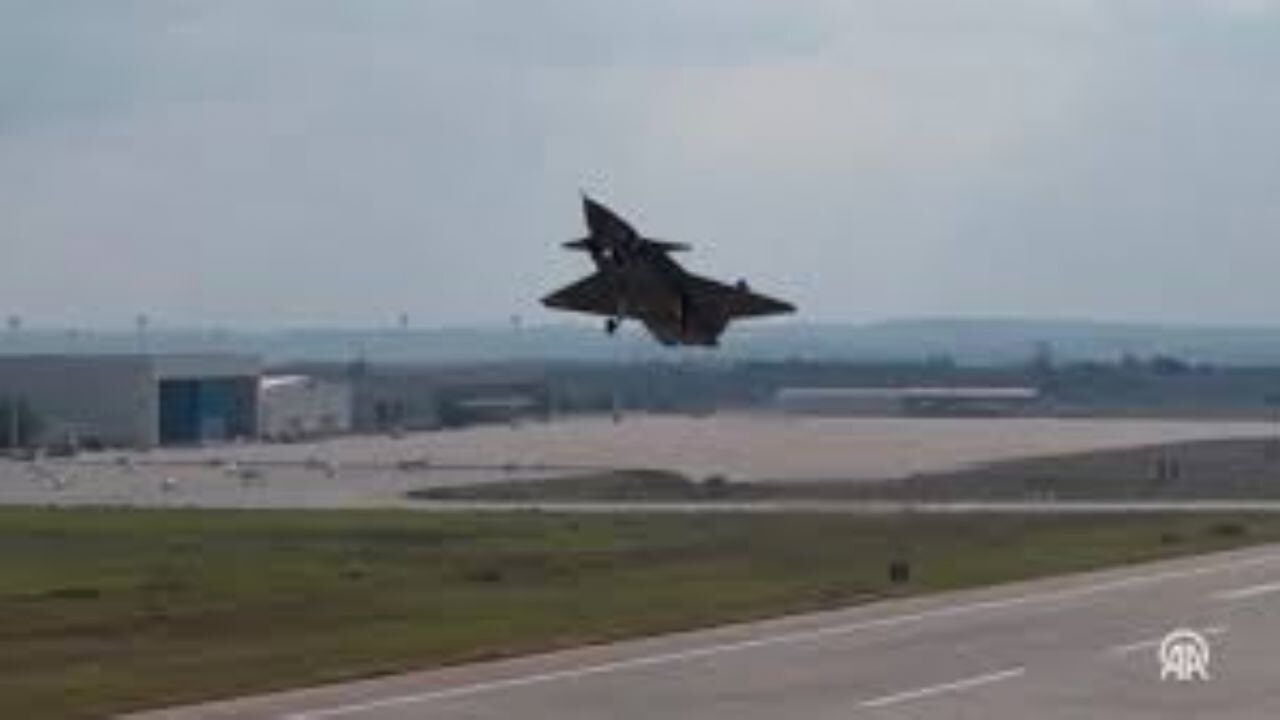 Selçuk Bayraktar, Bayraktar KIZILELMA'nın AB kalkışlı aerodinamik sistem tanımlama testine ilişkin video paylaştı