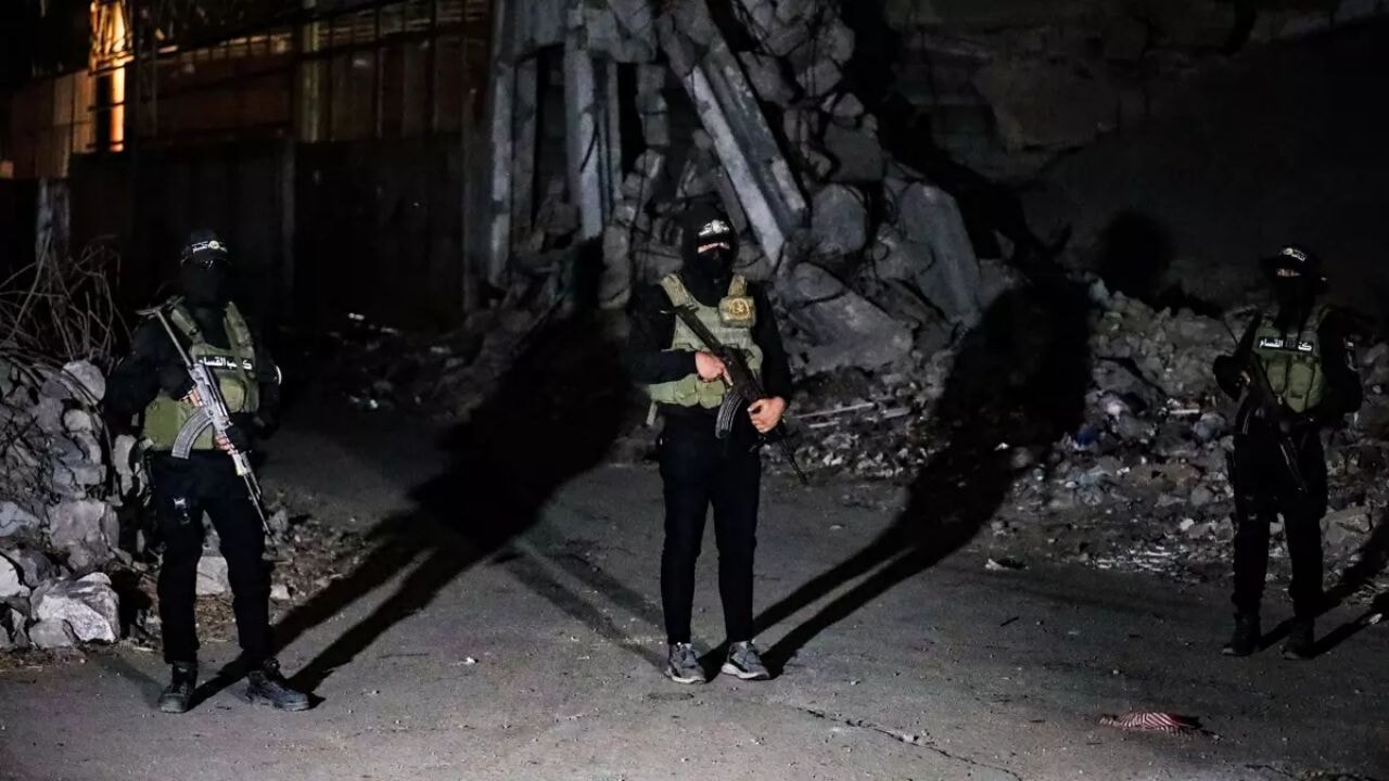 İsrail'in Gazze oyunu çöktü! Hamas silahları ve parayı ele geçirdi