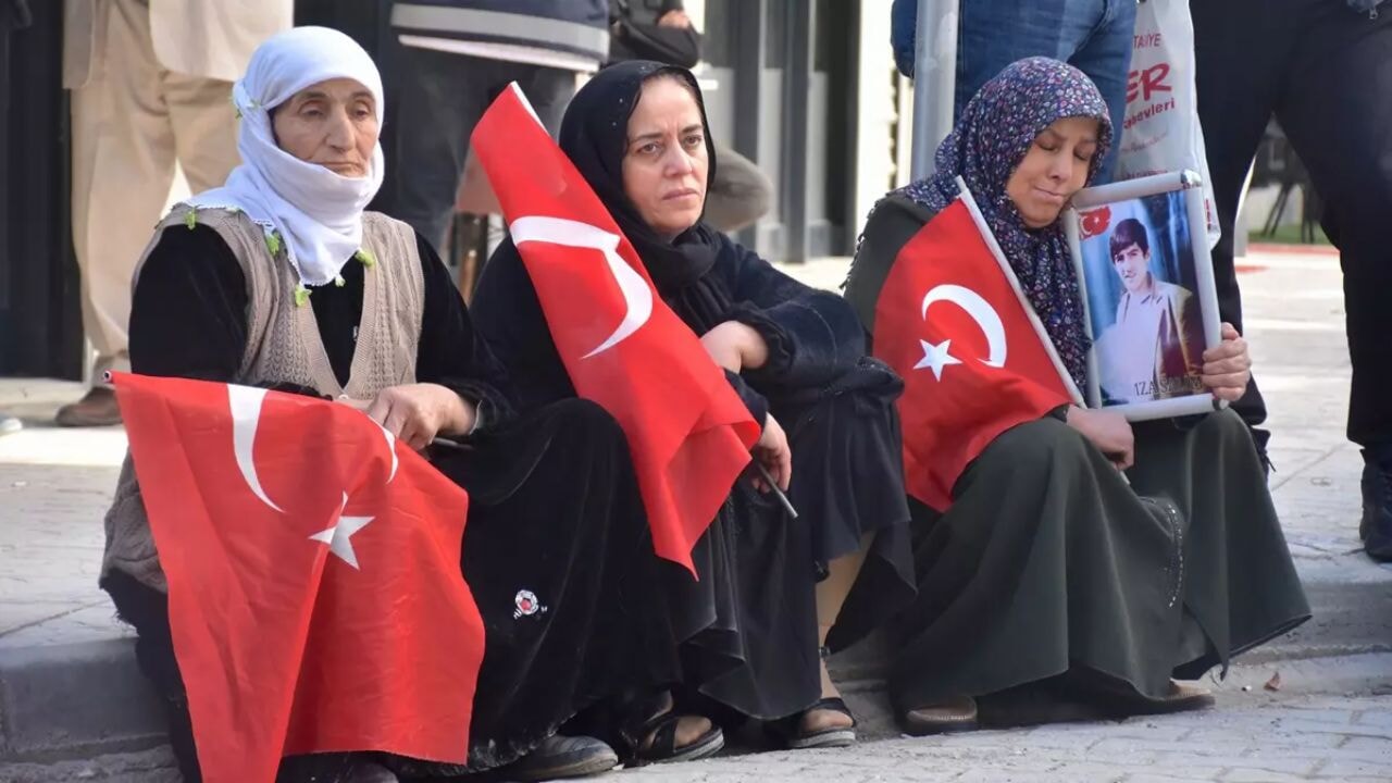 Evlat nöbetinde yürek yakan çağrı!