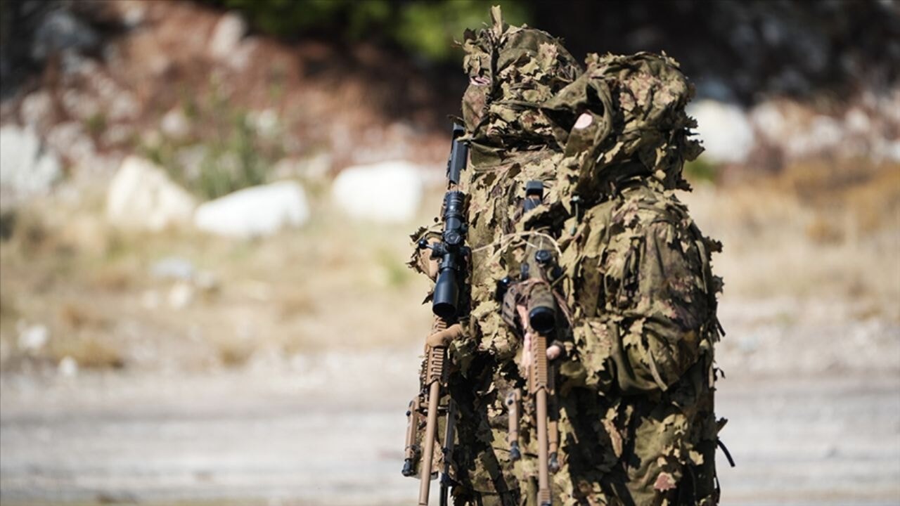 Türk komandoları Boran-7'de zirveyi kimseye bırakmadı