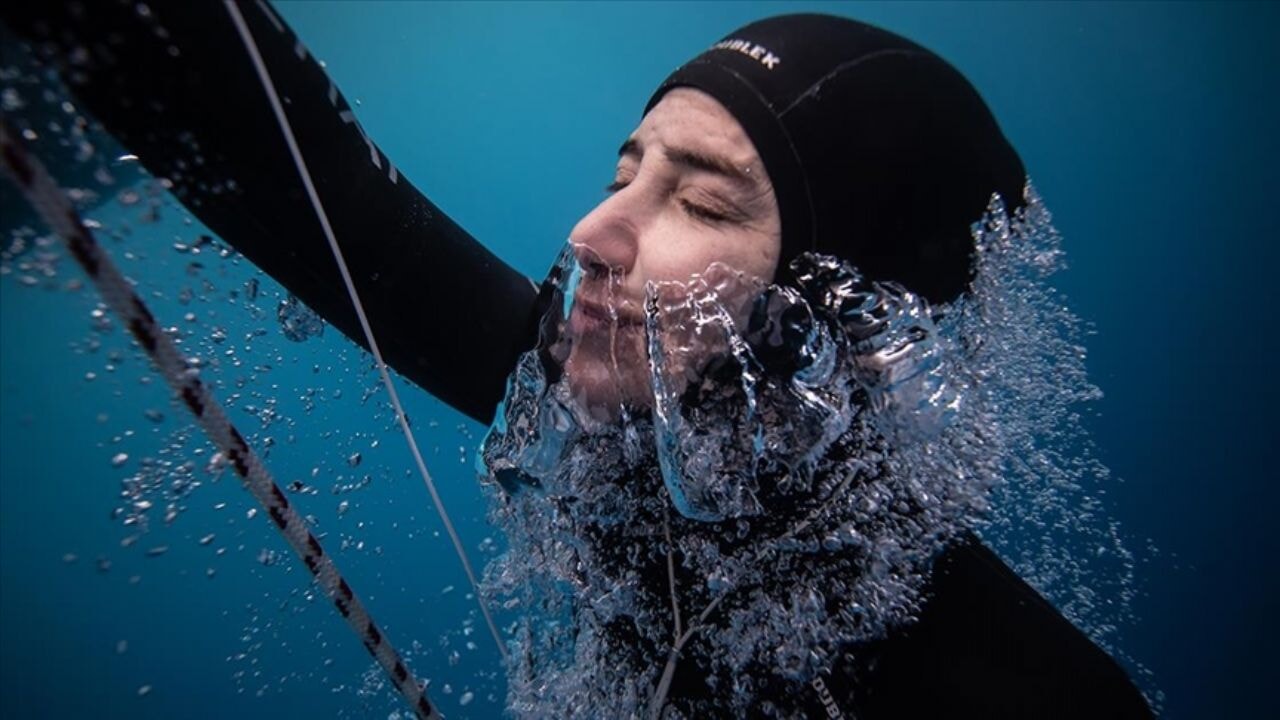 Şahika Ercümen'den yeni dünya rekoru: 'Gazze Nefes Alsın'