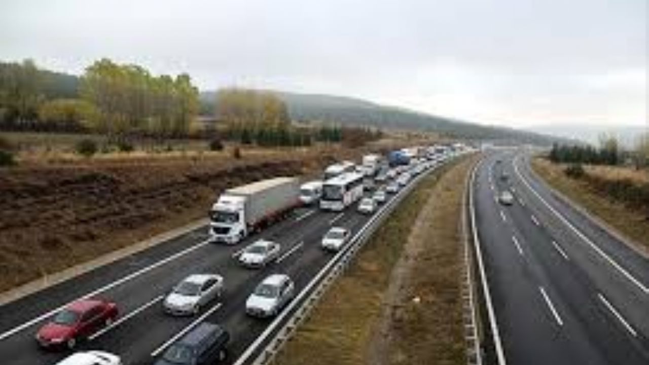 Karayollarında bakım ve yapım çalışmaları sürüyor! Sürücüler dikkat!