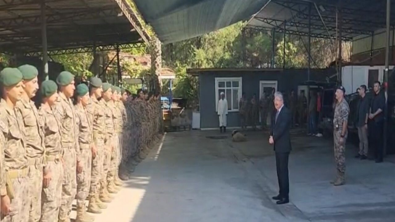 Özel Harekat polisleri, dualarla Suriye görevine uğurlandı