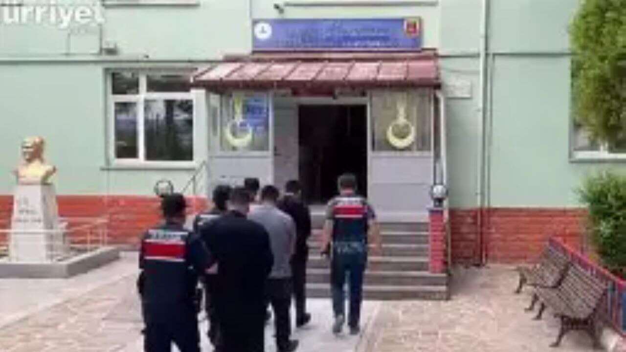 FETÖ'ye yönelik 32 ildeki operasyonlarda 41 şüpheli tutuklandı