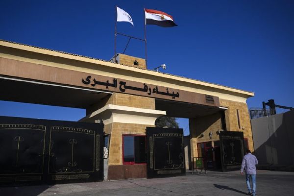 Soykırımcı İsrail'den yeni ambargo... Gazze'ye insani yardım girişi durduruldu