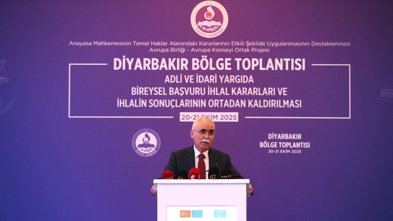 'Anayasa Mahkemesi, Yargıtay ve Danıştay ile tam bir iletişim içinde çalışmaktadır'