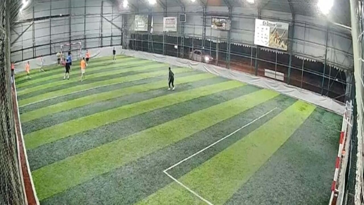 Balıkesir'de dehşet saçan saldırgan, polisle çatışma öncesi halı sahada da ateş etmiş