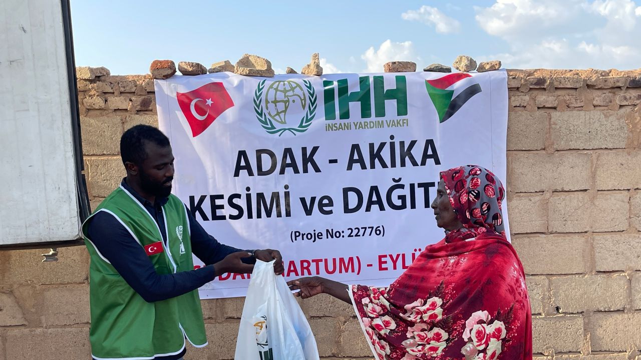İHH, Sudan'da 4 buçuk milyondan fazla kişiye yardım ulaştırdı