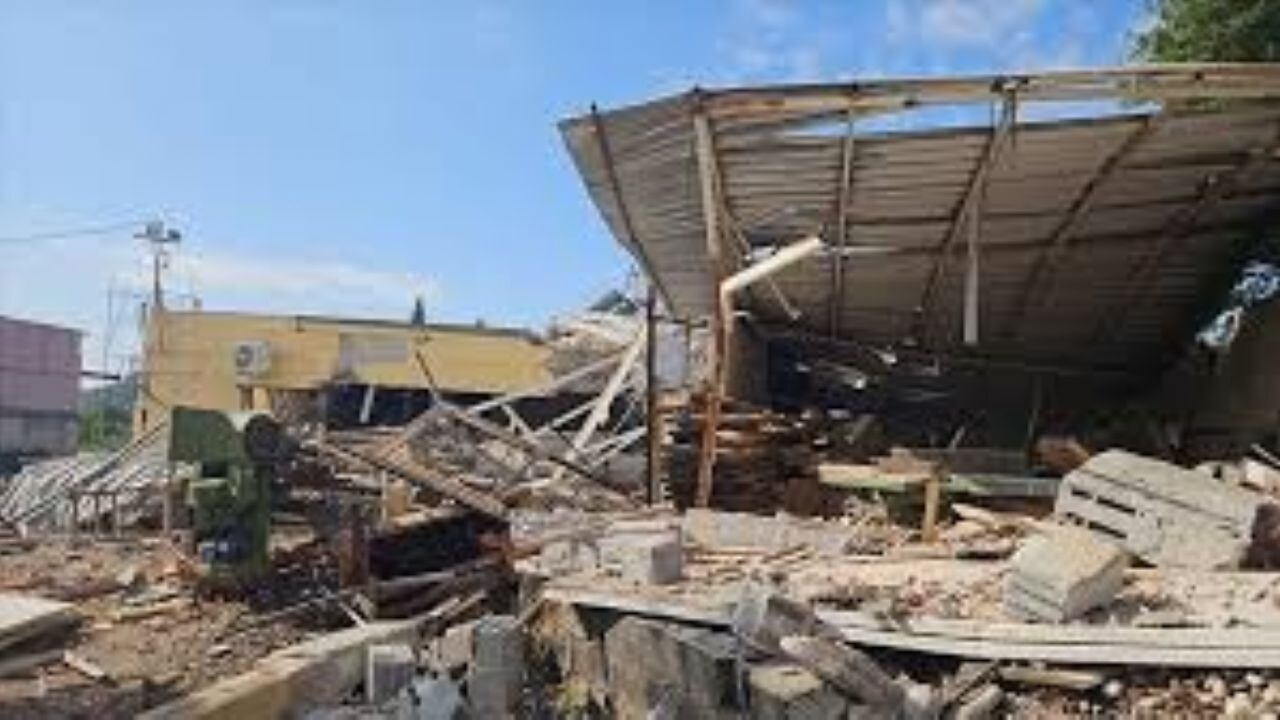 İzmir'de evde patlama meydana geldi, 1 kişi yaralandı