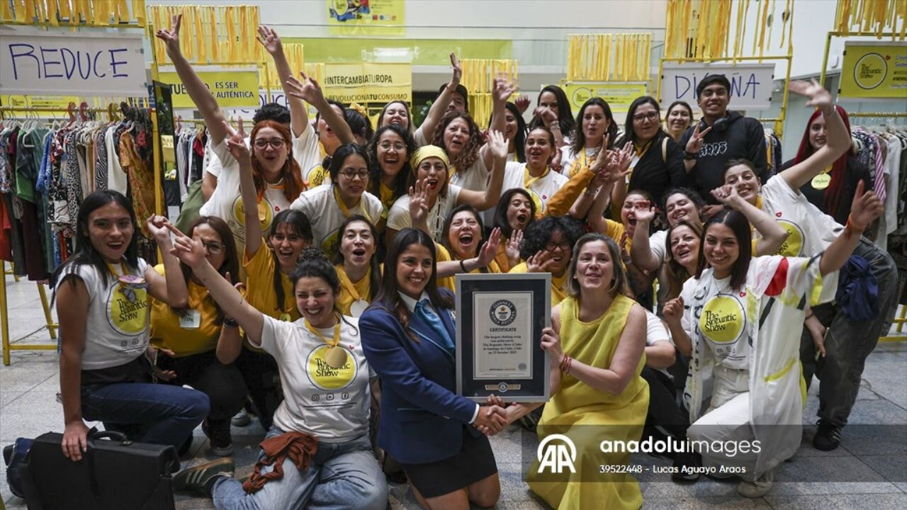 Şili kıyafet değişimiyle tarihe geçti