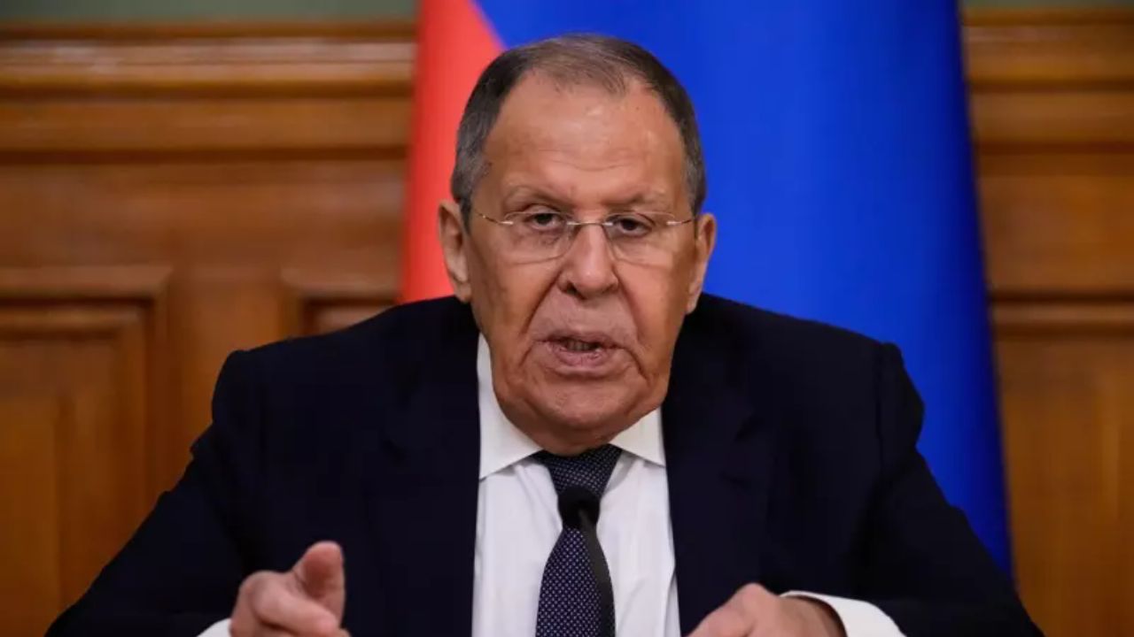 Lavrov: Putin-Trump zirvesi ABD'ye bağlı