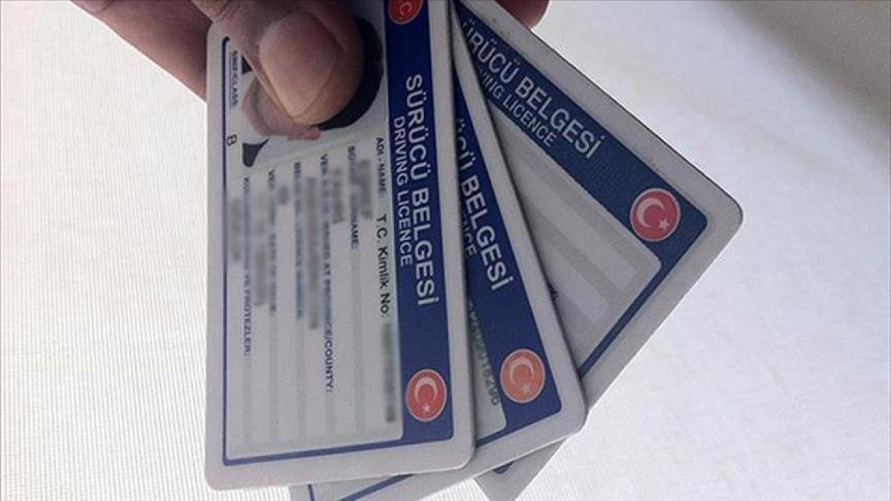 Ehliyet yenileme ücreti ne kadar? A, A1, A2, F sınıfı ehliyet ücreti ne kadar? B1, BE, C1, C1E, C, CE, D1, D1E, D, DE, G, M sınıfı ehliyet ücreti ne kadar? Ehliyet başvurusu nasıl yapılıyor?