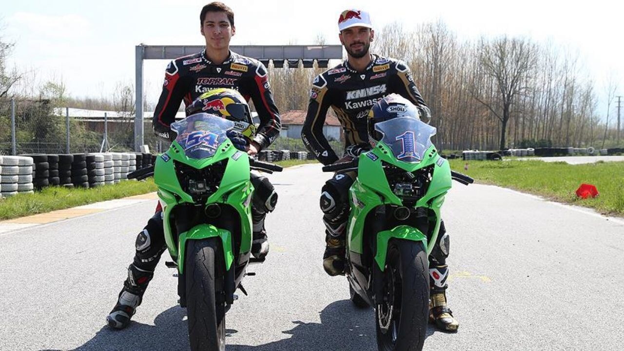 Kenan Sofuoğlu: 'Toprak, dua okur, şampanya patlatmaz'