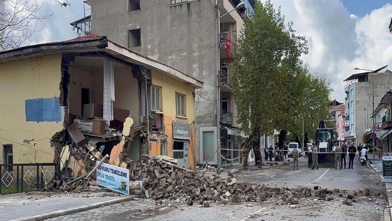 Balıkesir Sındırgı depreminde son durum: Yerlikaya'dan açıklama