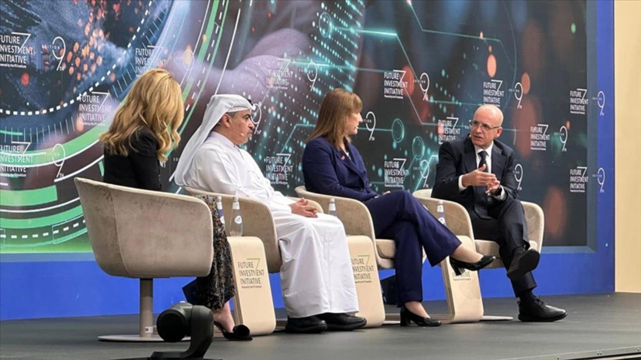 Şimşek: 'Küreselleşmeden kopma değil, riskleri azaltma dönemindeyiz'