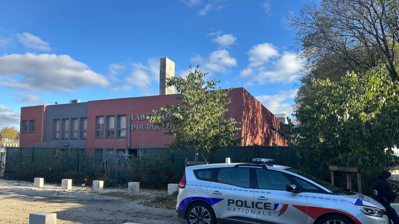 Fransa şok soygun: Duvarı patlatıp değerli metalleri çaldılar!