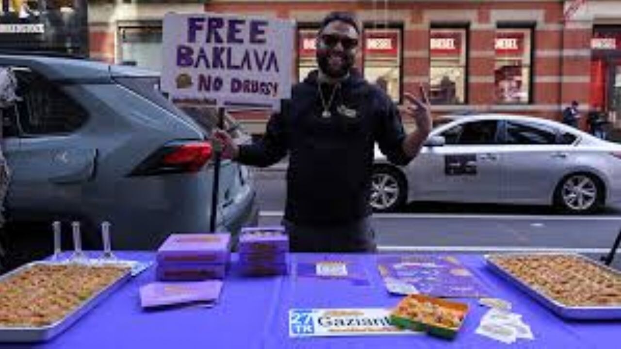 ABD'li genç girişimci Donk, hayran kaldığı Türk baklavasını kendisi için fırsata dönüştürdü