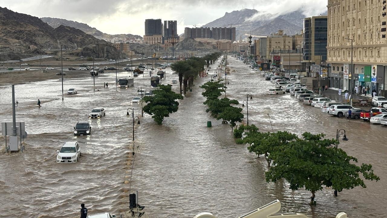 Mekke'de yağışlar sele yol açtı
